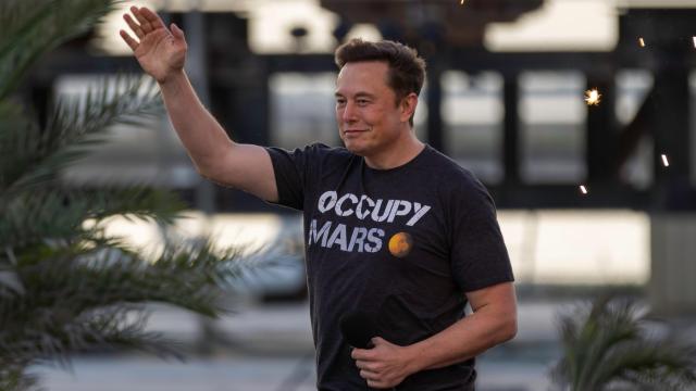 Read Elon Musk’s Private Texts With Joe Rogan, Jack Dorsey, Larry Elllison, and More