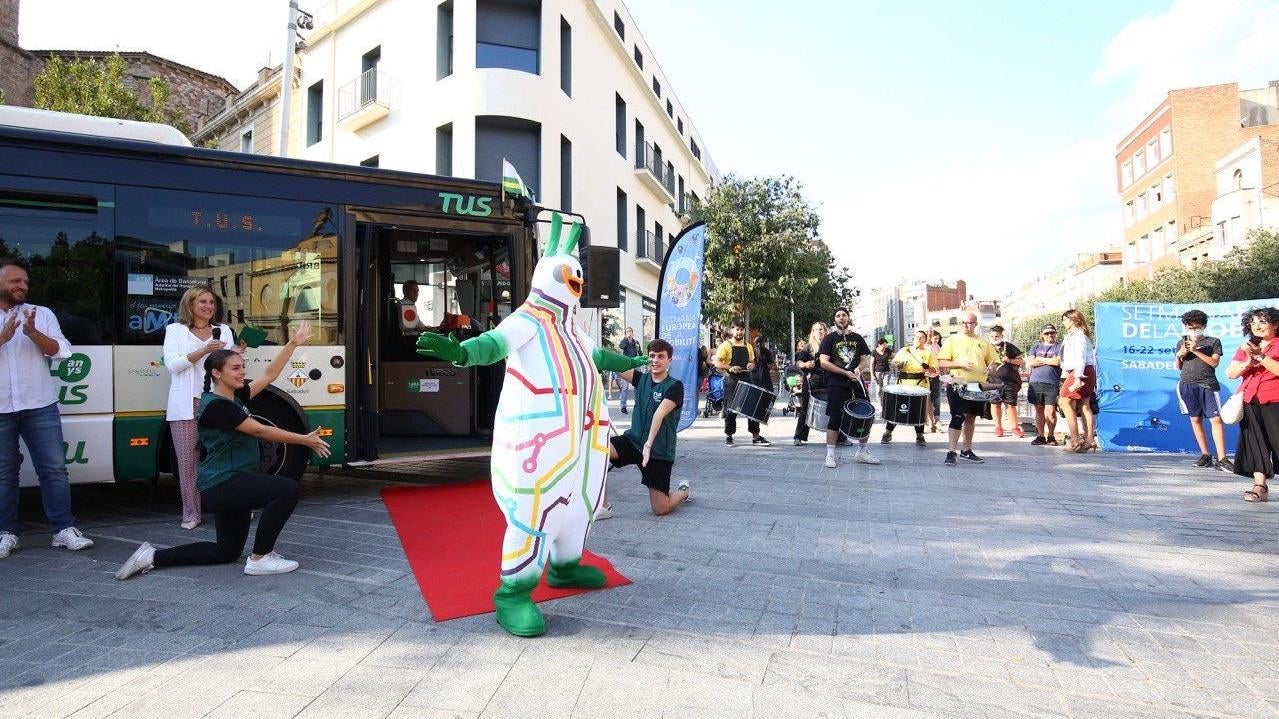 The Mascot ‘La Bussi’ Is Promoting Public Transportation, so Get Your Mind out of the Gutter