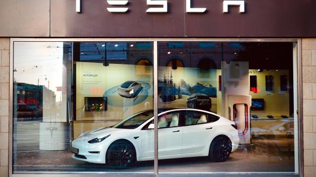 Tesla Bails on Ultrasonic Sensors for Future Production, Report Says