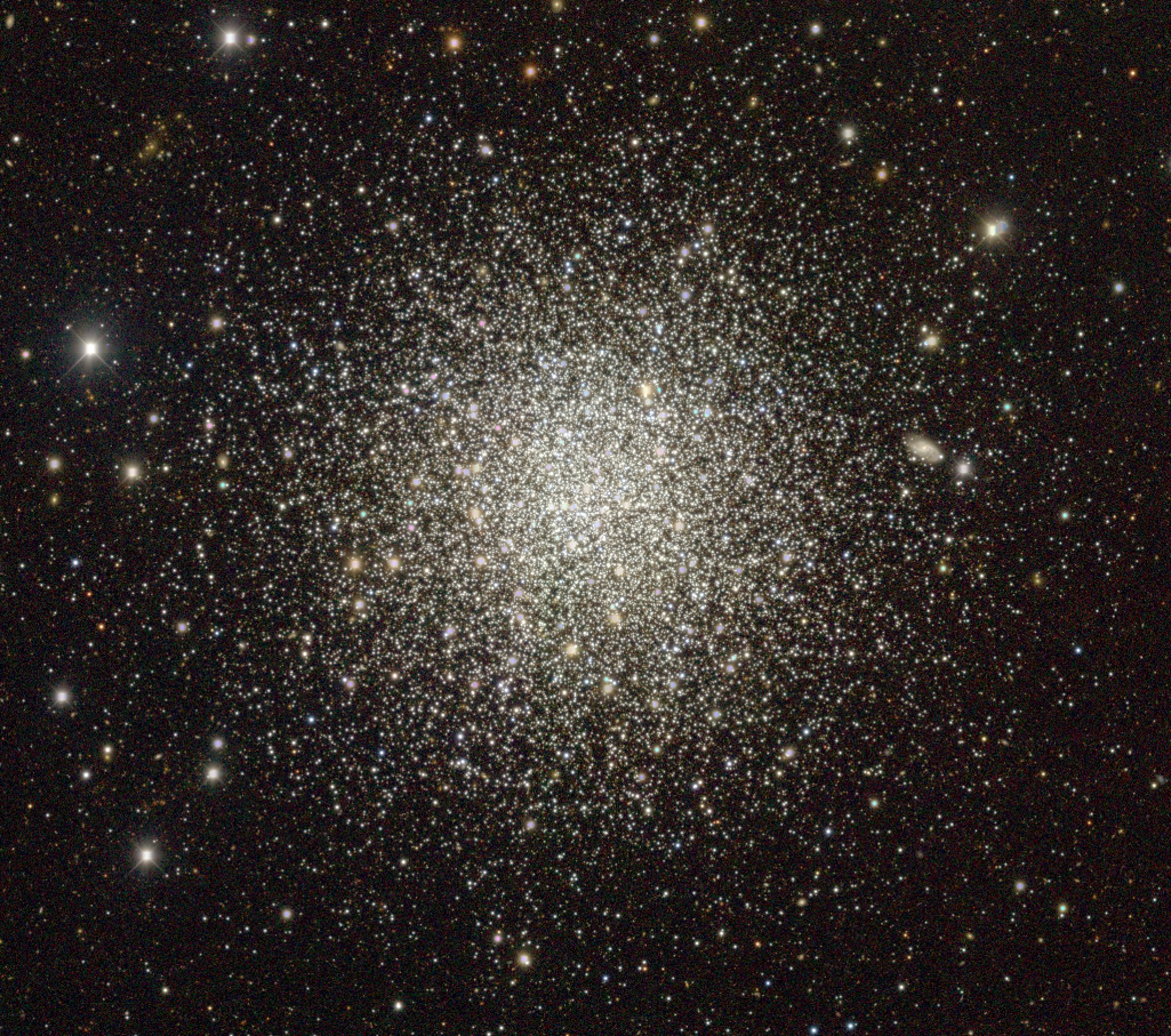 The globular cluster NGC 288. (Image: Robert Gruendl, Dark Energy Survey)