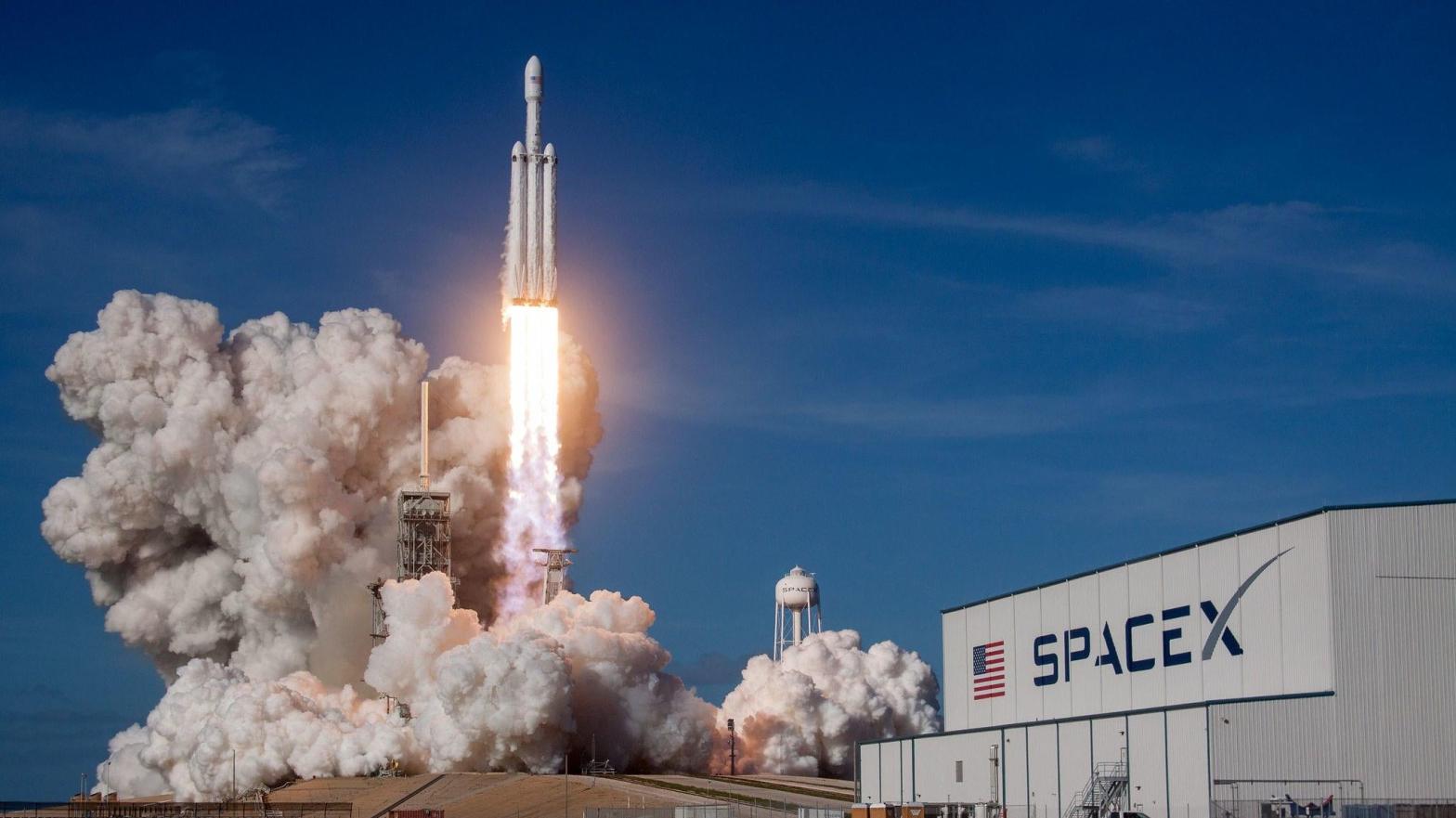 A Falcon Heavy blasting off in February 2018. (Photo: SpaceX)