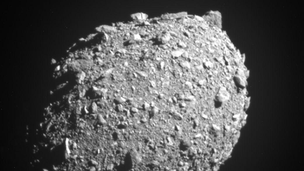 DART's view of Dimorphos shortly before impact.  (Image: NASA/Johns Hopkins APL)