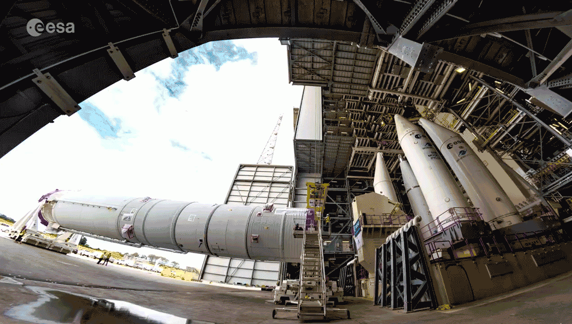 The Ariane 6 was assembled horizontally, which saved ESA some money and stress. (Gif: ESA/Zetapress/M.Pedoussaut/Gizmodo)
