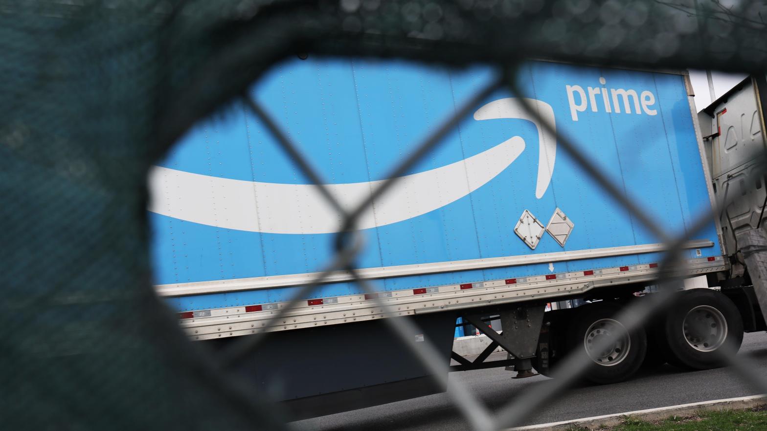 Amazon warehouses have been noted in reports to be high-stress workplaces, leading to major unionization efforts. Amazon, on the other hand, has actively worked to stifle any hint of organised labour. (Photo: Michael M. Santiago, Getty Images)