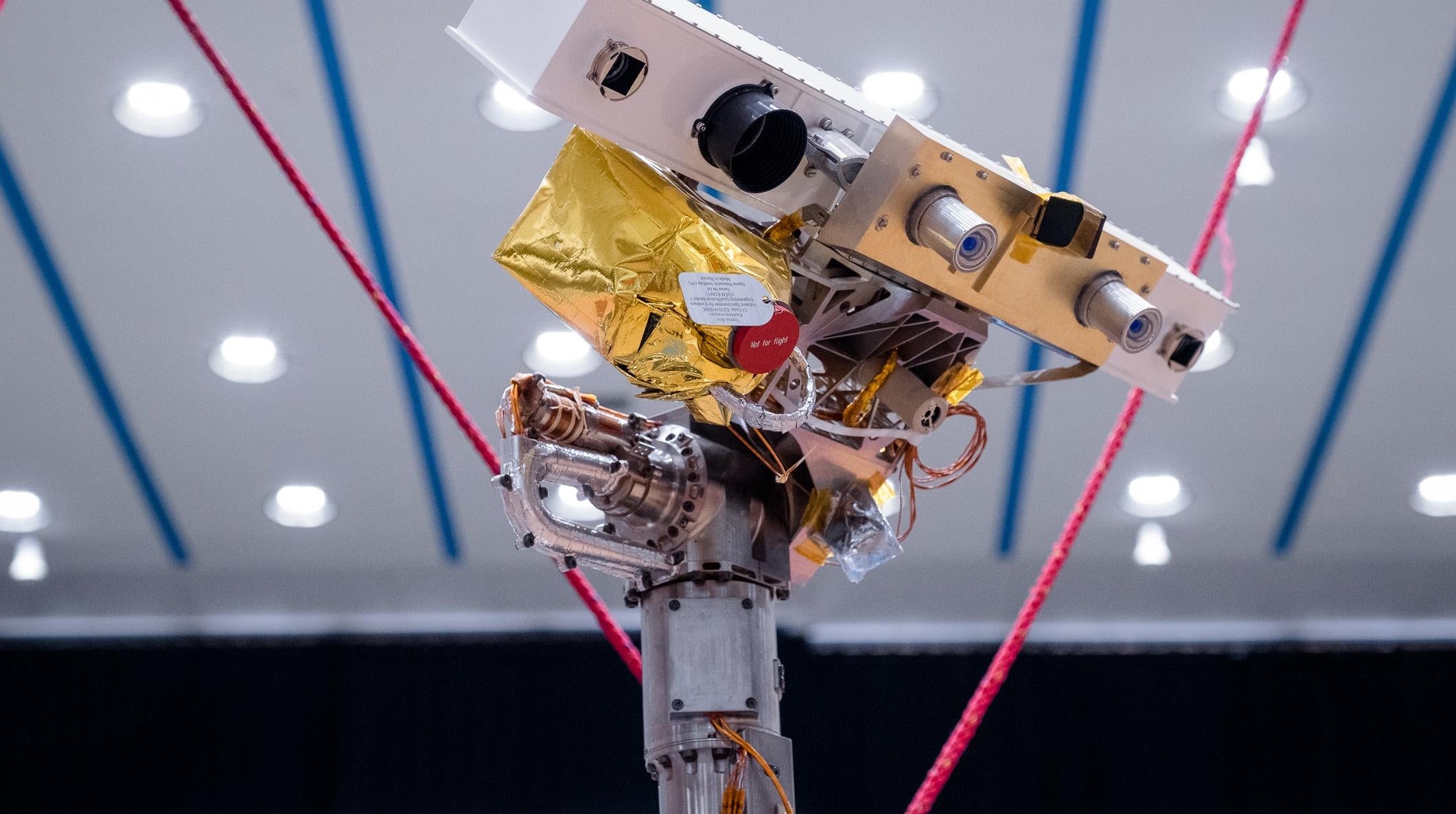 The rover is equipped with two cameras that allow it to see in 3D. (Photo: ESA)