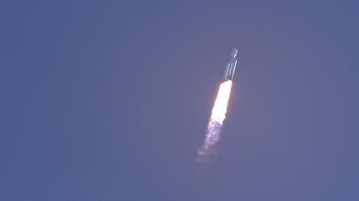Photos Show Launch of SpaceX’s Falcon Heavy With Classified Military Payload