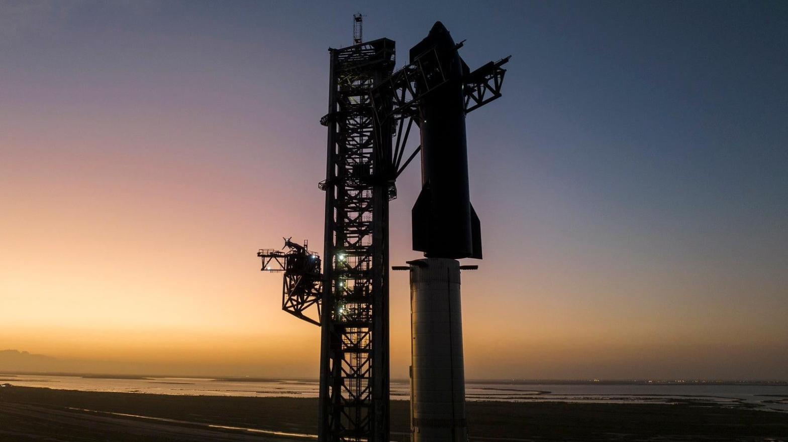 A fully stacked Starship sits on the pad at Starbase. (Photo: SpaceX)