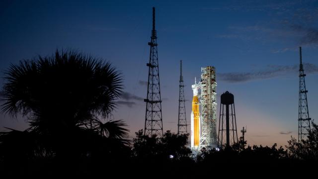 NASA’s Moon Rocket Endures Excessive Winds on Its Launchpad in Florida