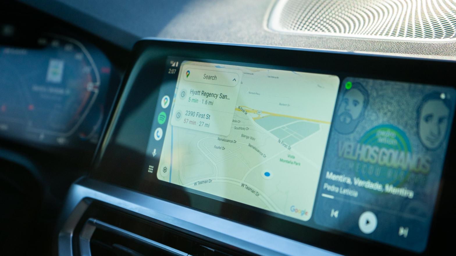 The new Android Auto on a BMW display.  (Photo: Florence Ion / Gizmodo)