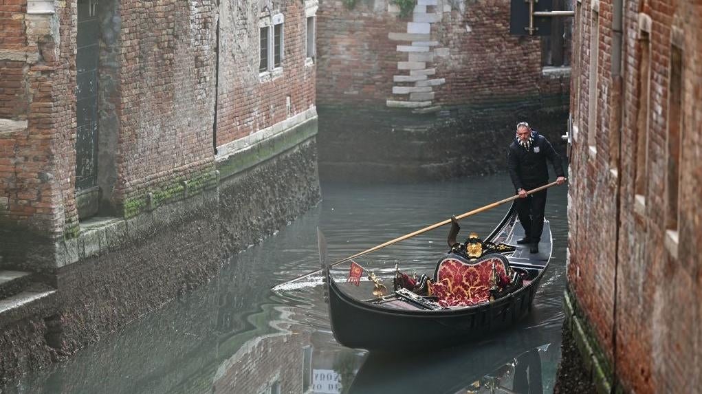A gondola on a Venice canal, near Rialto bridge, on January 29, 2022.  (Photo: ANDREA PATTARO / AFP, Getty Images)