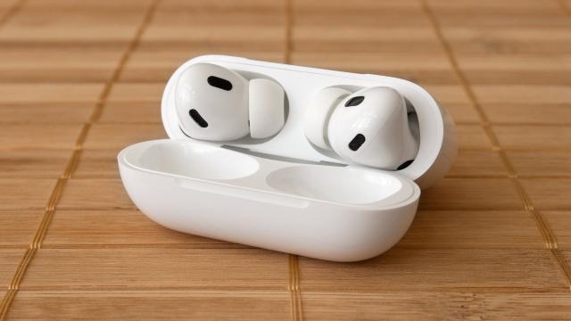Apple AirPods Can Work as More Affordable Hearing Aids, Study Finds