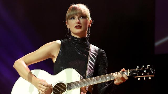 Taylor Swift’s Tour Presale Breaks Ticketmaster
