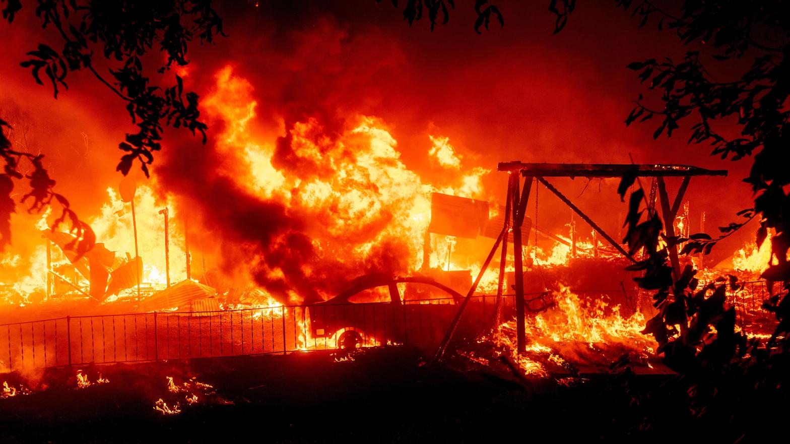 The Complex Fire burns in California in 2020. (Photo: Noah Berger, AP)