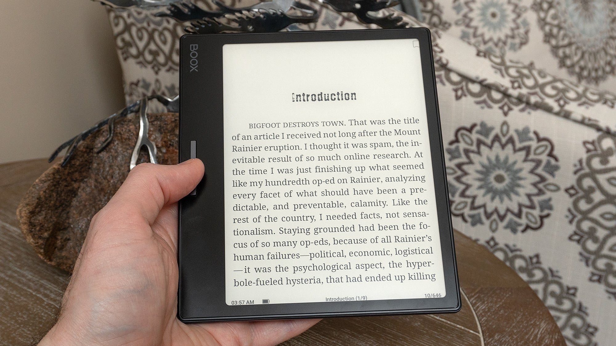 The Onyx Boox Leaf 2 is one of the smallest e-readers available today with dedicated page turn buttons. (Photo: Andrew Liszewski | Gizmodo)