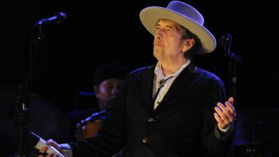Bob Dylan Amits to Using ‘Autopen’ Device to Sign $AU900 So-Called ‘Hand Signed’ Books