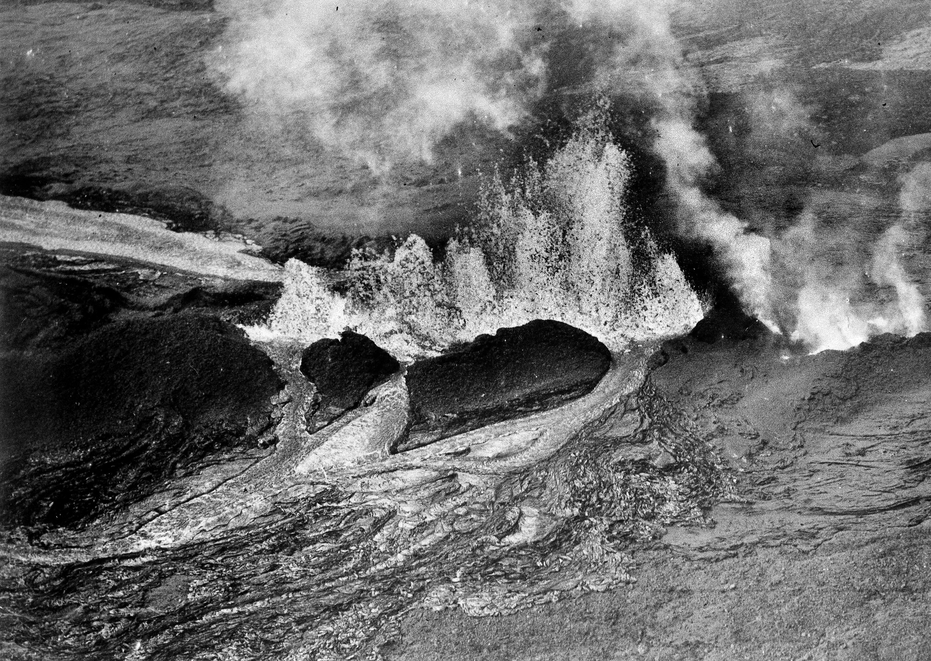 Geysers of lava spurt from Mauna Loa during its eruption in 1942; that explosion lasted for less than a month. (Photo: AP Photo, AP)