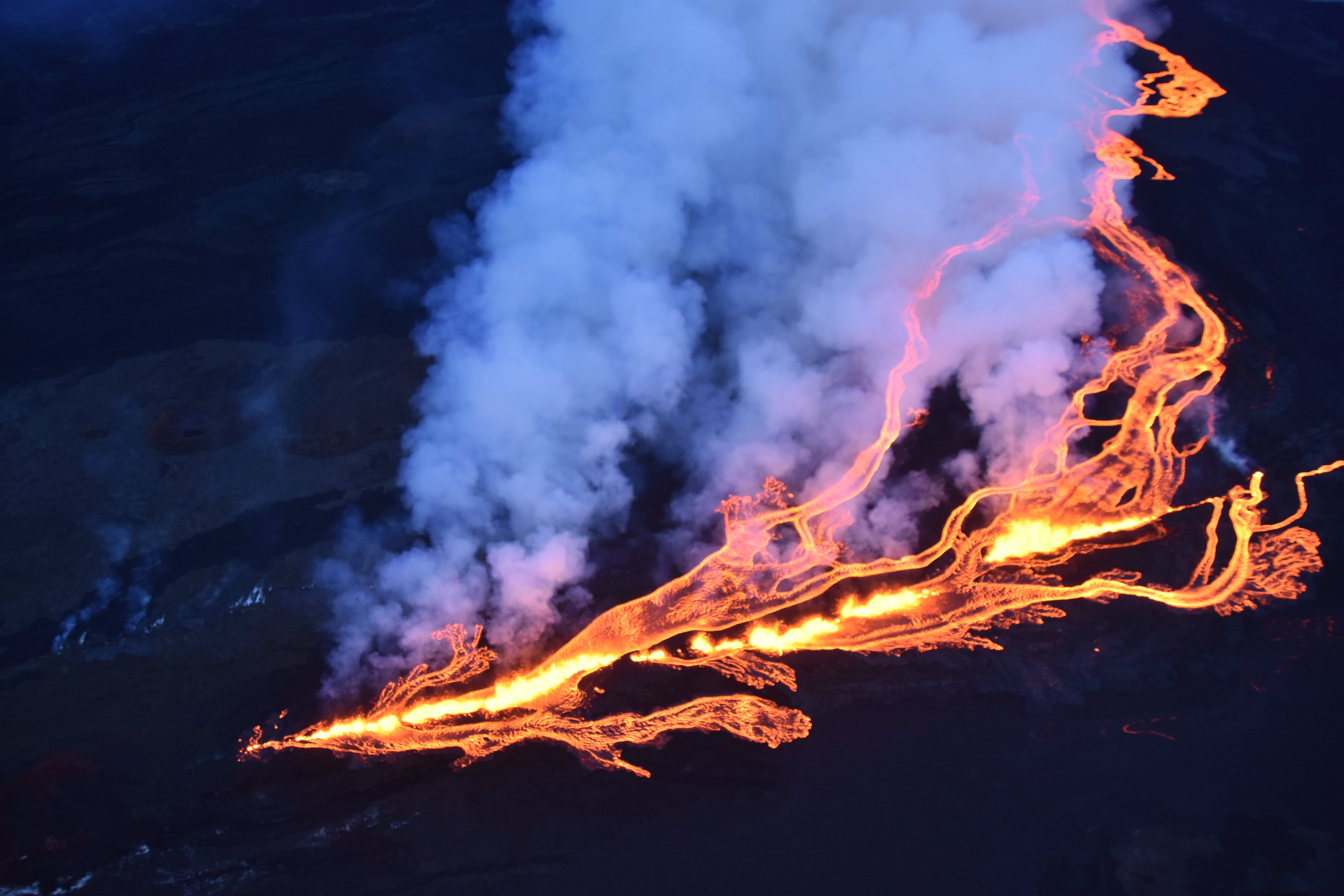 Photos Show Eruption at Mauna Loa, World’s Largest Volcano