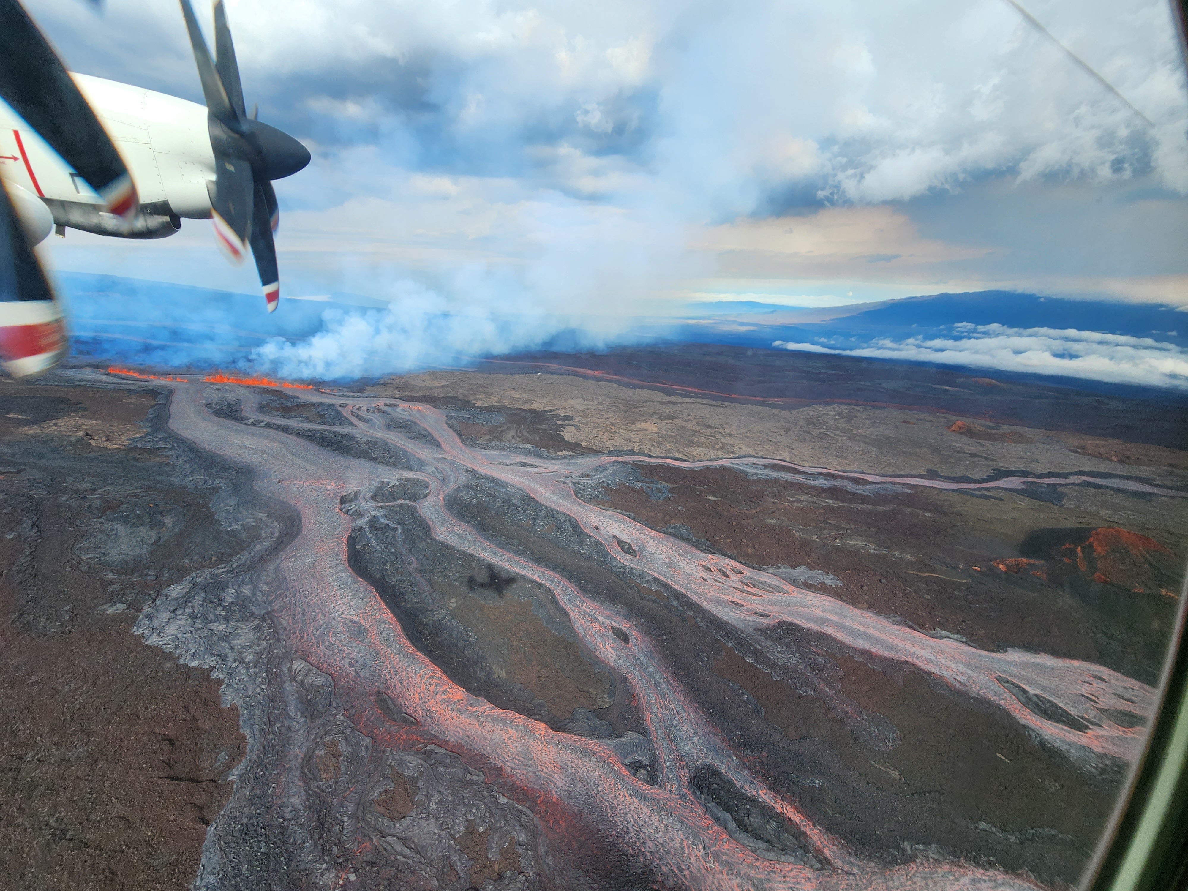 Photos Show Eruption at Mauna Loa, World’s Largest Volcano