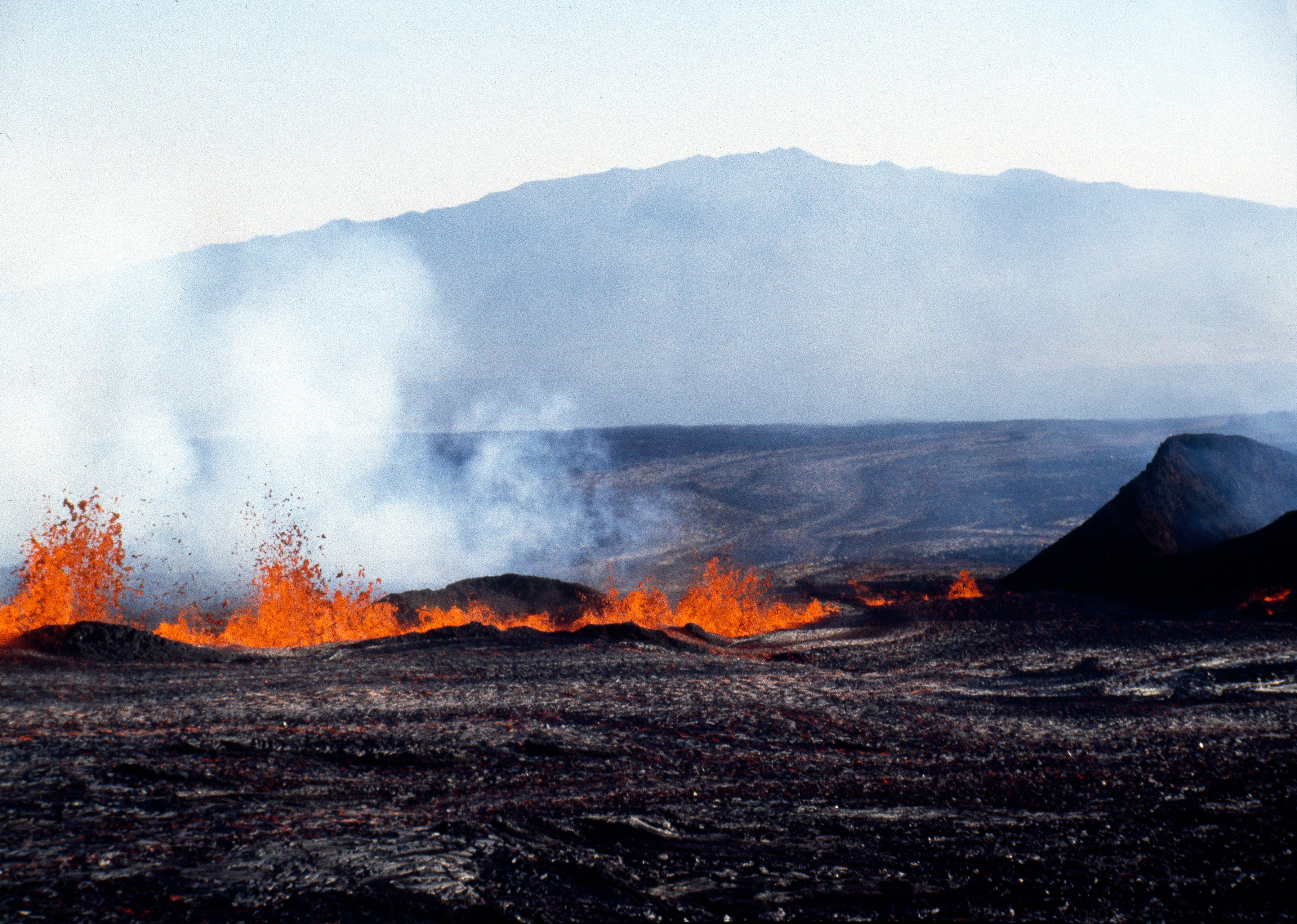 Mauna Loa erupts in 1984. (Photo: AP Photo, AP)