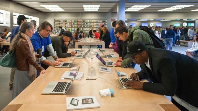 Apple Engaged in Illegal Union Busting at One of Its Stores, Labour Board Says