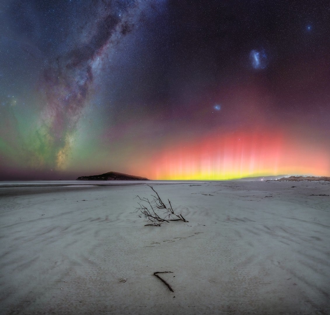 The aurora — as well as countless stars in our galaxy — over New Zealand. (Photo: Kavan Chay)