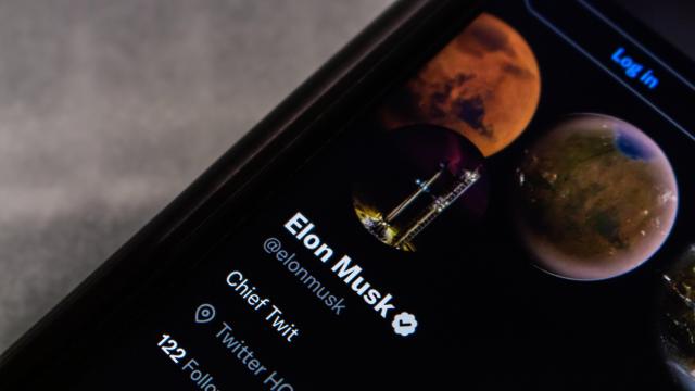 Elon Is Thinking of Changing His Twitter Blue Sales Pitch for iPhone Users to ‘Pay $11’