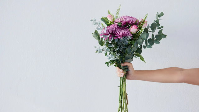 The ACCC Takes Online Florist Bloomex to Court Over Alleged Misleading Reviews and Pricing