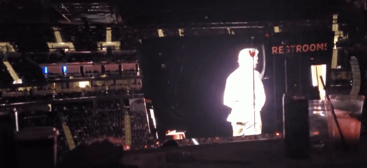 Elon Musk and Dave Chappelle on stage in a surreptitiously recorded video at Chase Centre in San Francisco on Sunday night. (Gif: Twitter / Cleo PatrA)