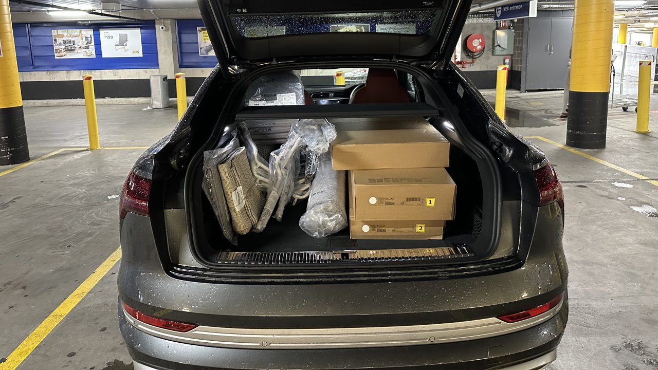 Audi e-tron S cargo space