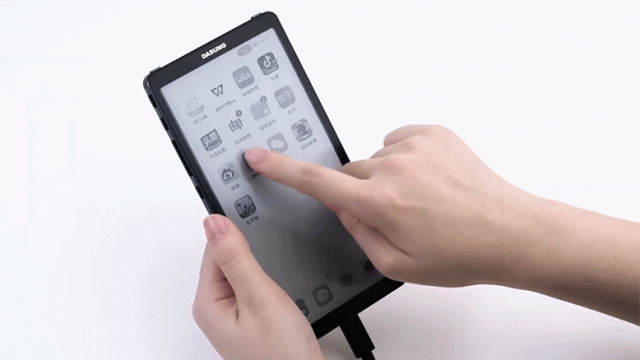 This E Ink ‘Phone’ Is Actually a Pocket-Sized Screen That Wirelessly Connects to Your Real Smartphone