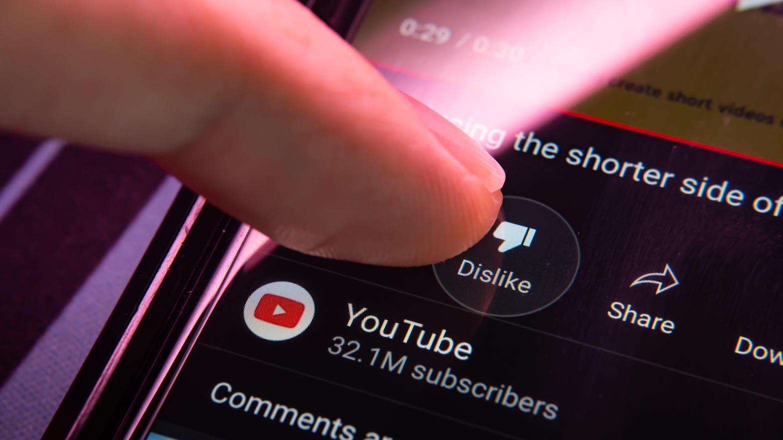 YouTube announced AI tools to police livestreams and detect spam comments.  (Image: Wachiwit, Shutterstock)
