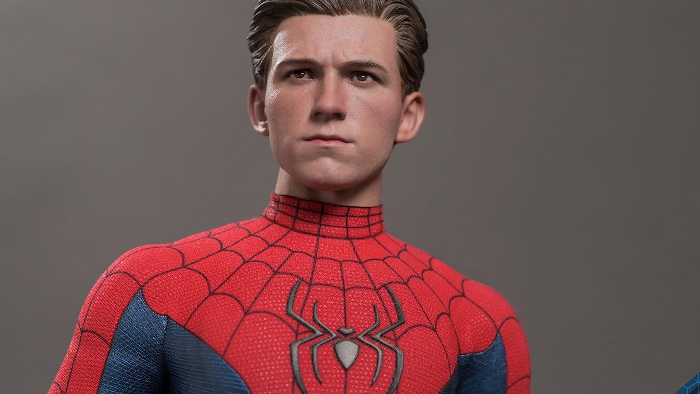 Finally, a great look at that brand new, homemade Spidey-suit. (Image: Hot Toys)