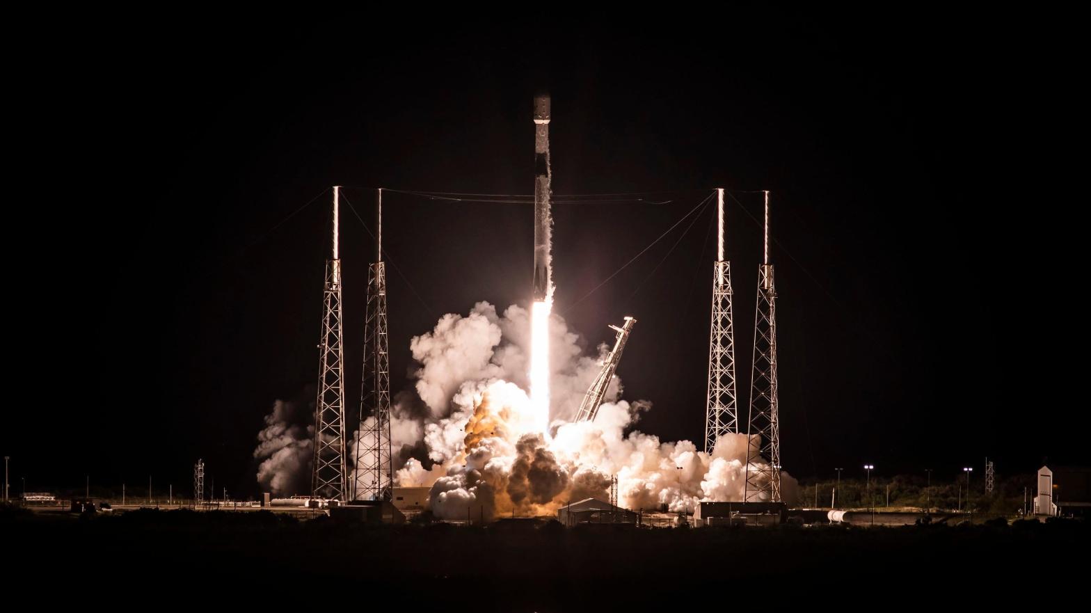 Falcon 9 launching a pair of communication satellites on December 17. (Photo: SpaceX)