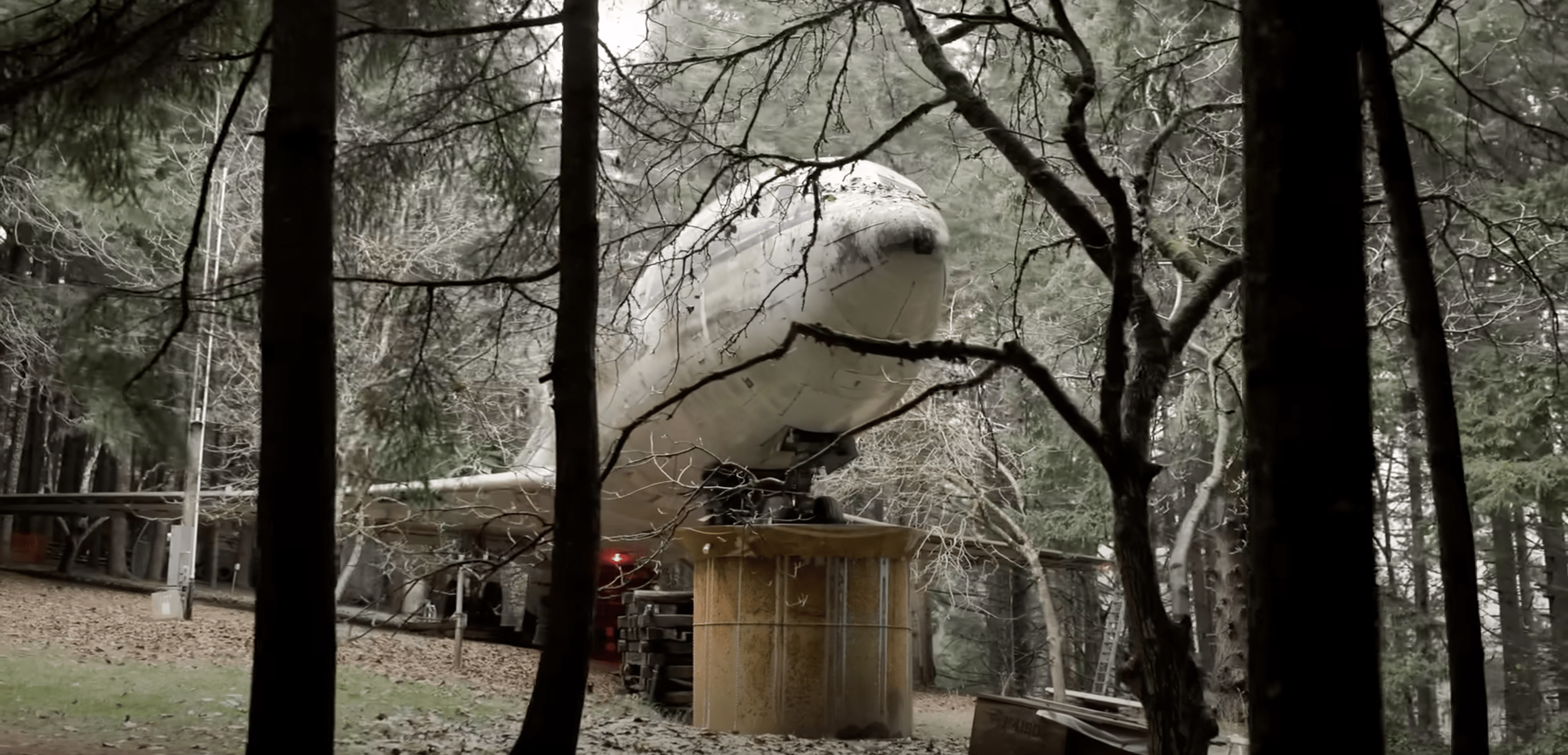 This Restored Boeing 727 Home Built By a 73-Year-Old Retired Engineer Rocks