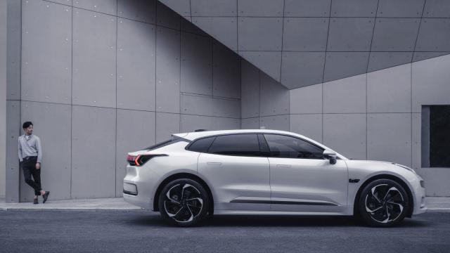 The 2023 Zeekr 001 Is the Longest-Range EV With Claimed 1,032 KM Per Charge
