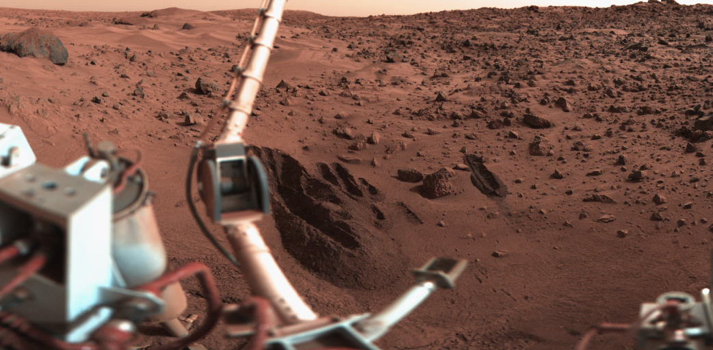 Trenches dug by the Viking 1 lander on Mars.  (Photo: NASA)
