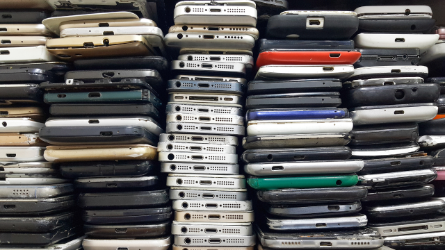 How To Recycle Your Old Phone in Australia