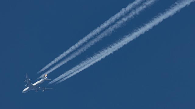 How Contrails Are Aviation’s Biggest Threat to the Environment
