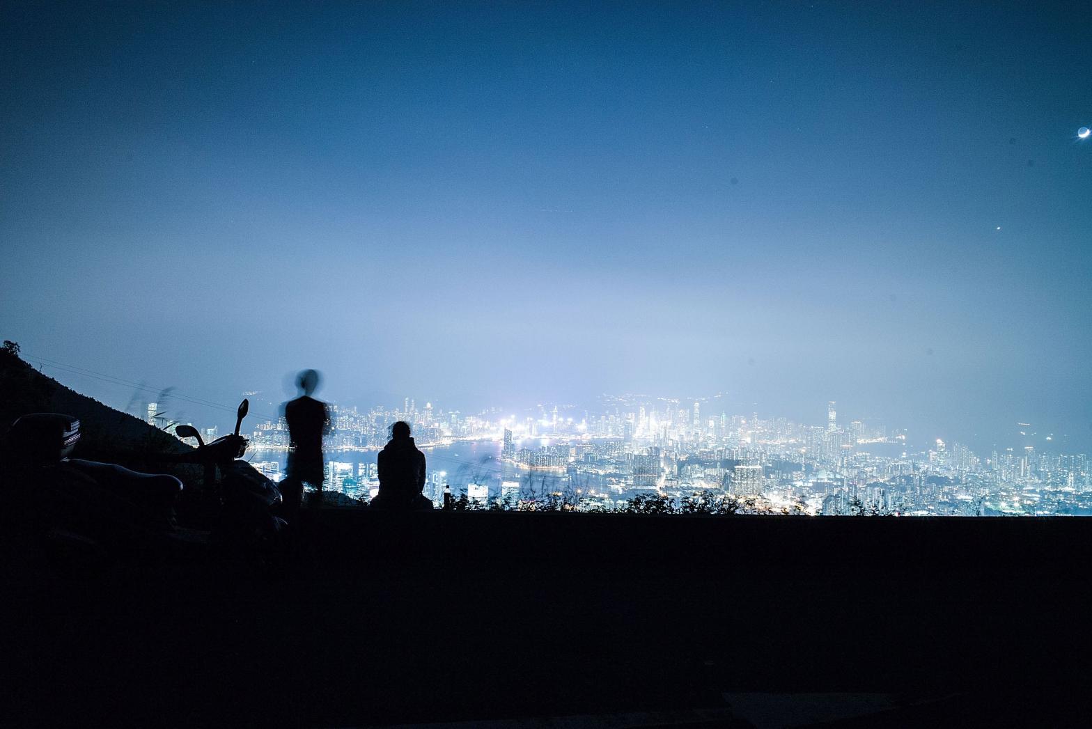 Hong Kong at night. Not ideal for stargazing. (Photo: Lam Yik Fei, Getty Images)