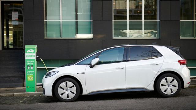Queue Jumpers: The Case for Letting Electric Car Buyers Import Them Directly
