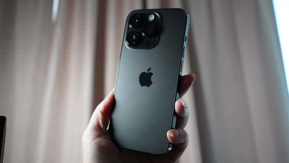 The iPhone 14 Pro is getting added security support through iOS 16.3  (Photo: Florence Ion / Gizmodo)