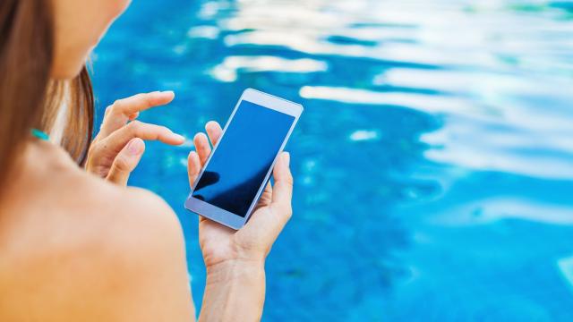Water Resistant vs Waterproof: What Does It Really Mean When It Comes to Phones?