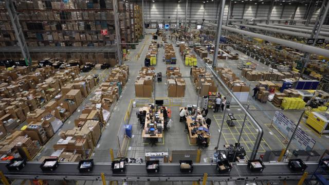 Amazon UK Workers Stage First Official Fulfillment Centre Strike