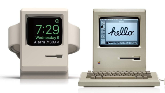 This Desk Stand Turns Your Apple Watch Into an Original Macintosh