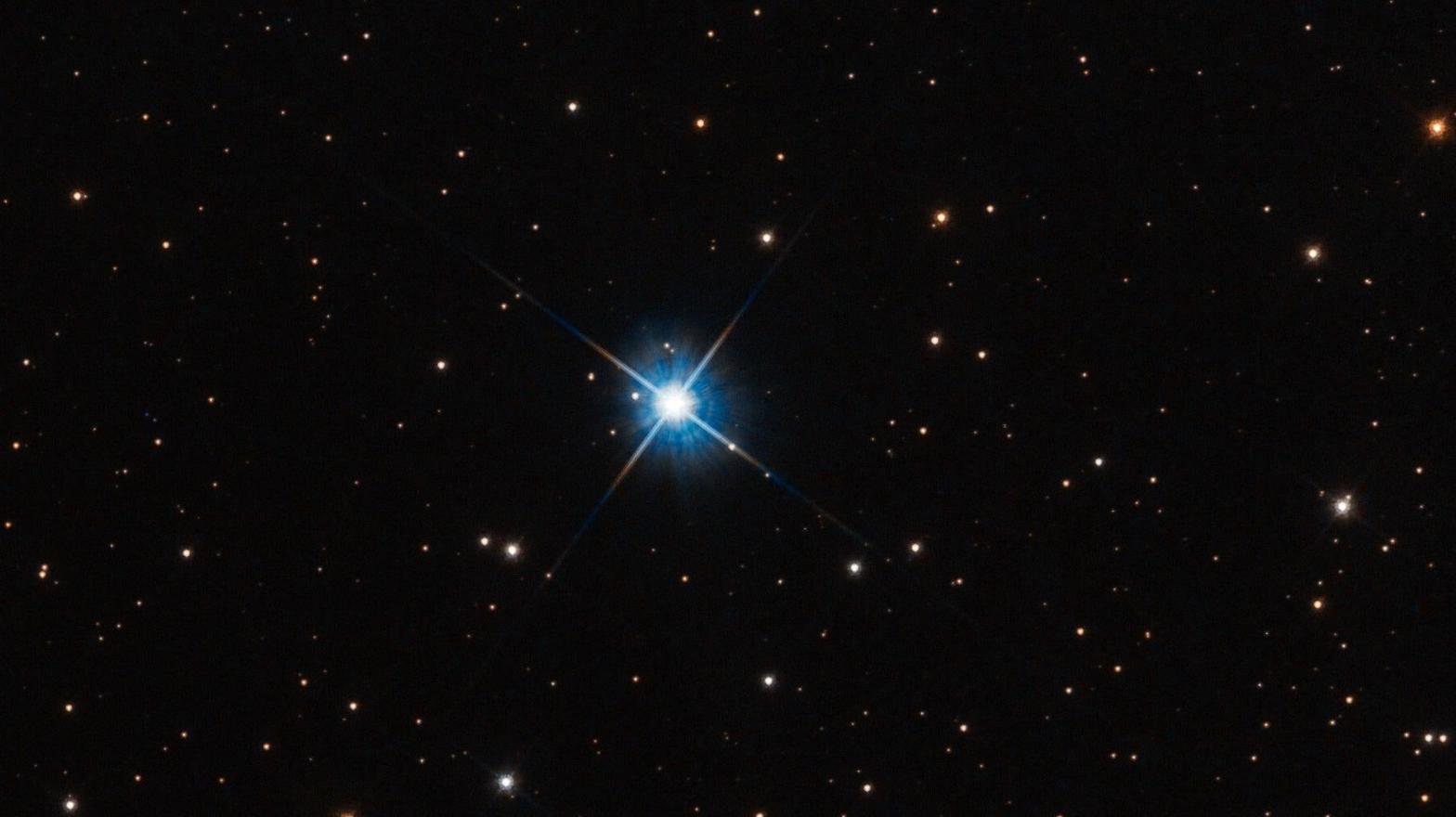 A view of LAWD 37 as seen by Hubble. (Image: NASA, ESA, P. McGill (Univ. of California, Santa Cruz and University of Cambridge), K. Sahu (STScI), J. Depasquale (STScI))