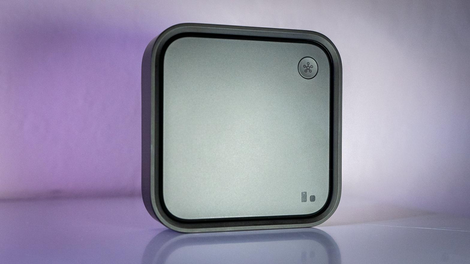 The Samsung SmartThings Station is a Matter-compatible hub and smartphone charger in one!  (Photo: Florence Ion / Gizmodo)