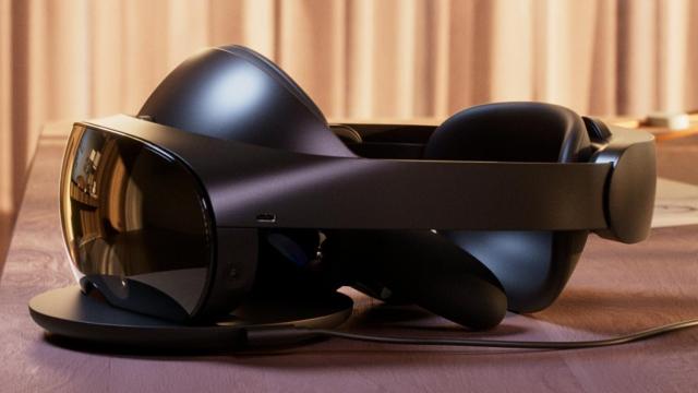 Zuckerberg Confirms Meta Quest 3 VR Headset Will Have Full Colour Mixed Reality