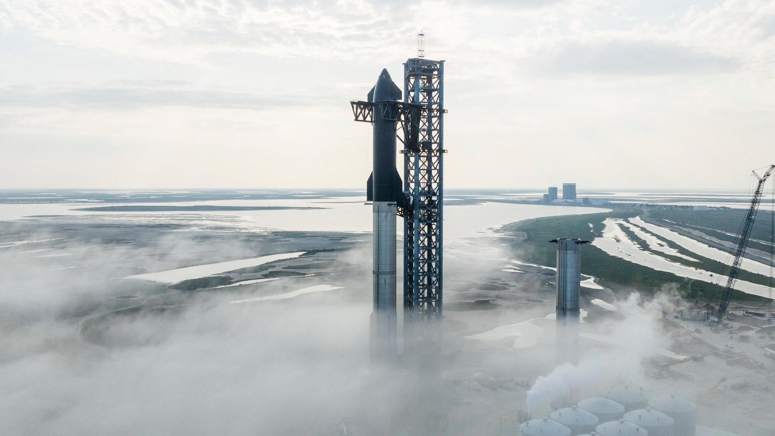 The fully stacked Starship rocket, as seen on January 9, 2023. The upper stage has since been removed in preparation for the planned static fire test.  (Photo: SpaceX)