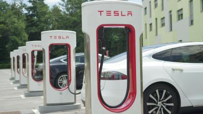New U.S. Electric Vehicle Charging Standards Force Tesla to Change Its Ways