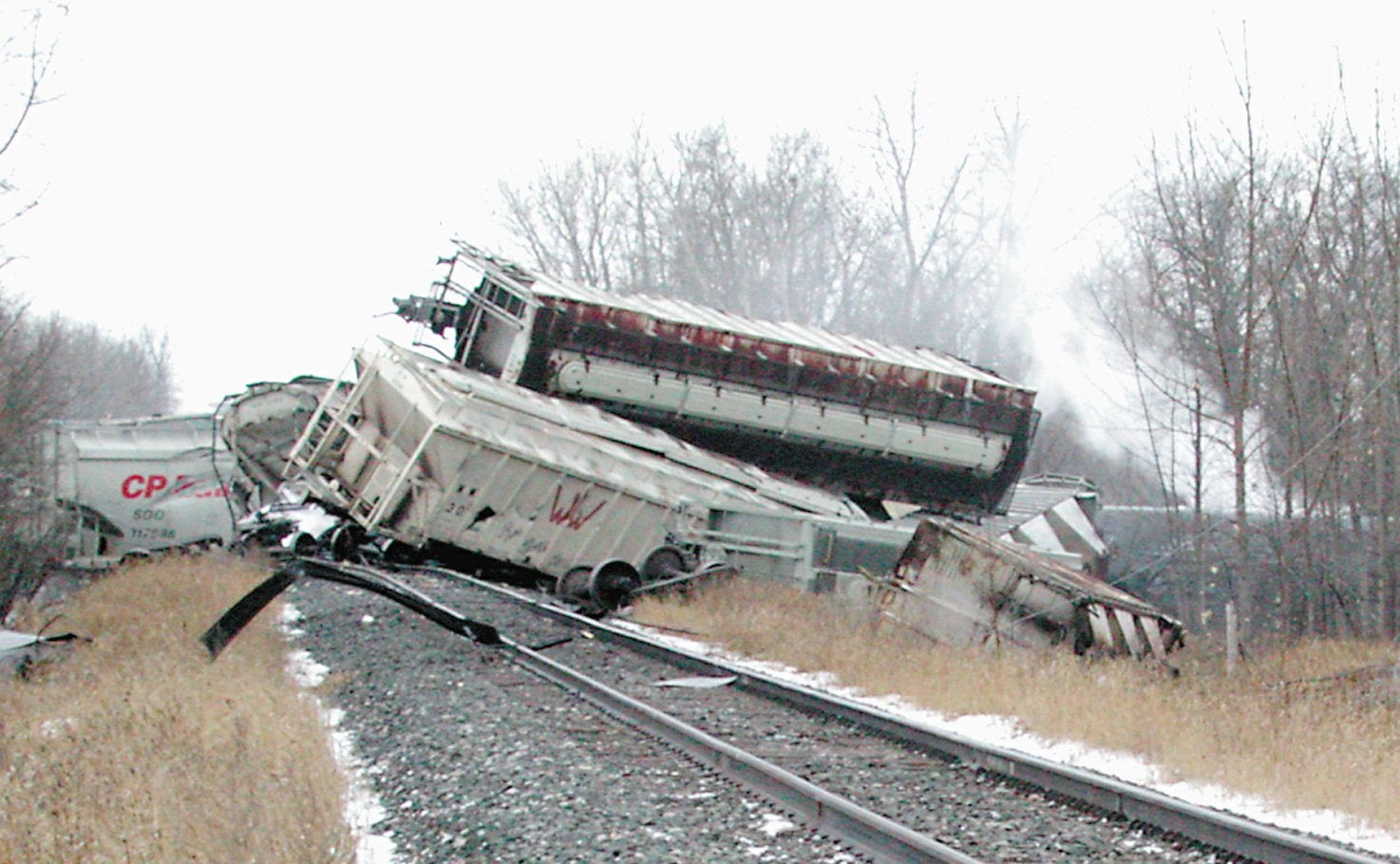 The wreckage in January 2002. (Photo: Minot Daily News, Heidi Weiss, AP)